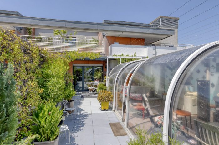 Terrasse avec véranda incurvée